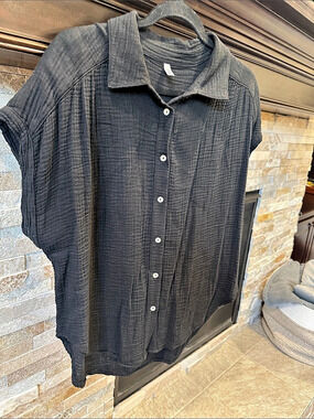 Hashtag Women's Black Button Front Shirt M